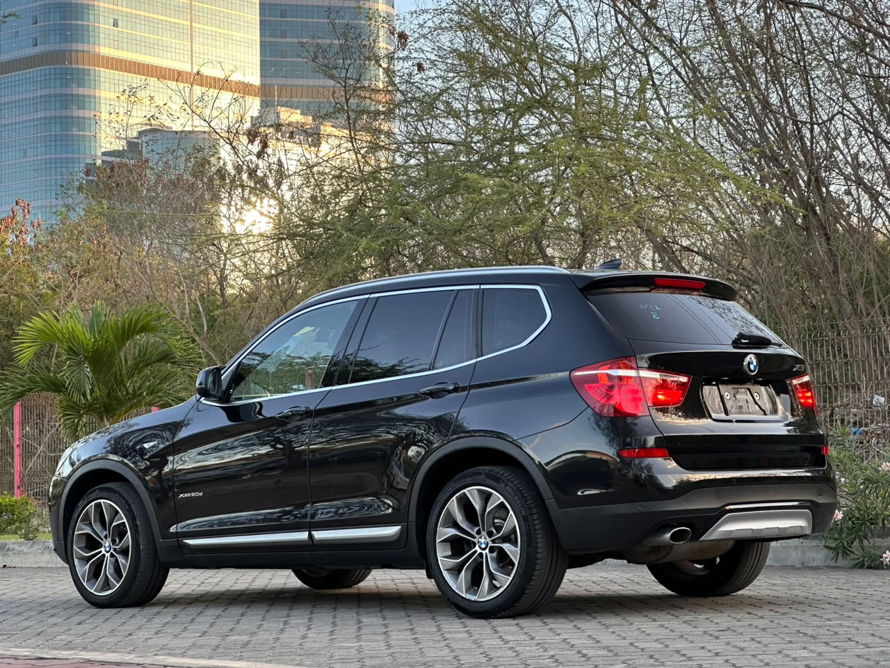 BMW X3 thumbnail 2